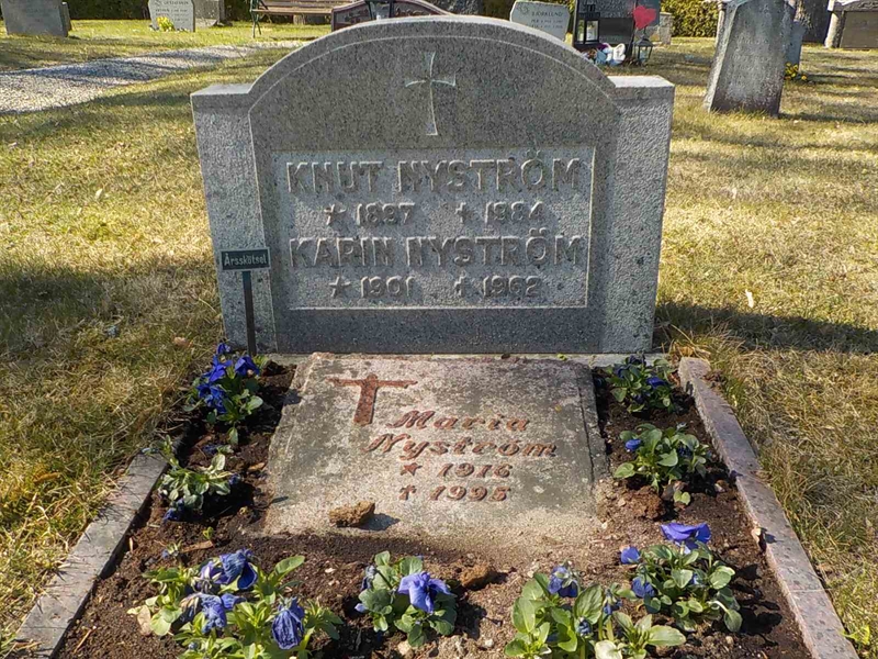 Grave number: 2 4   186-187