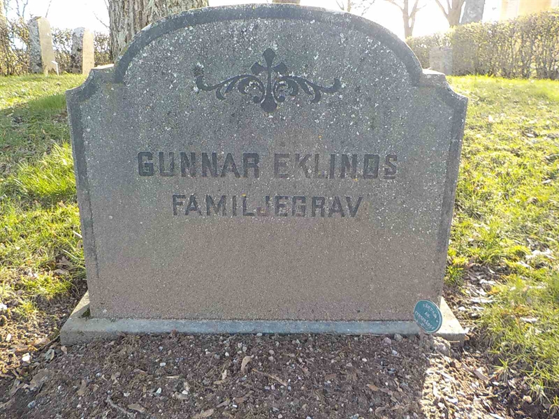 Grave number: 1 E   131a-b