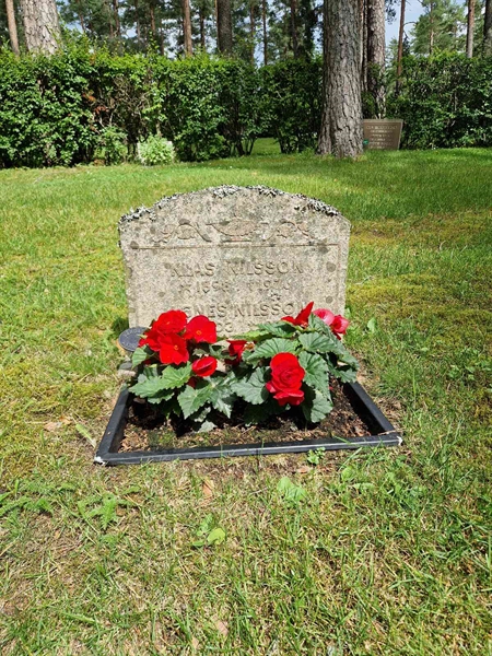 Grave number: 1 KV.3    56-57