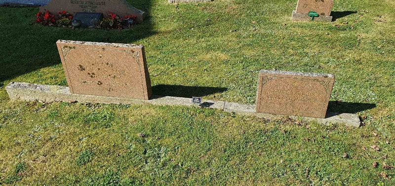 Grave number: SG 02    78, 79, 80