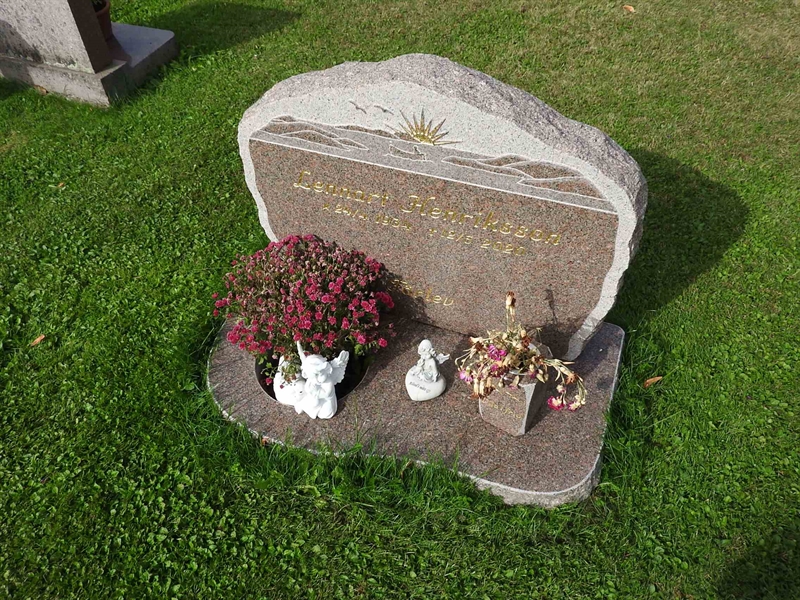 Hautatunnus: BRO 13    53