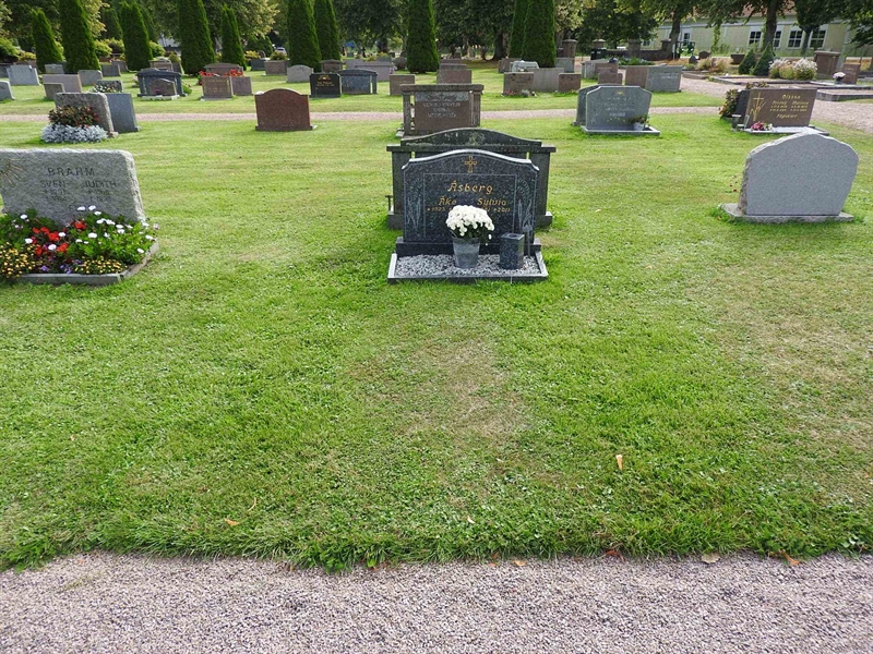 Hautatunnus: BRO 13    83