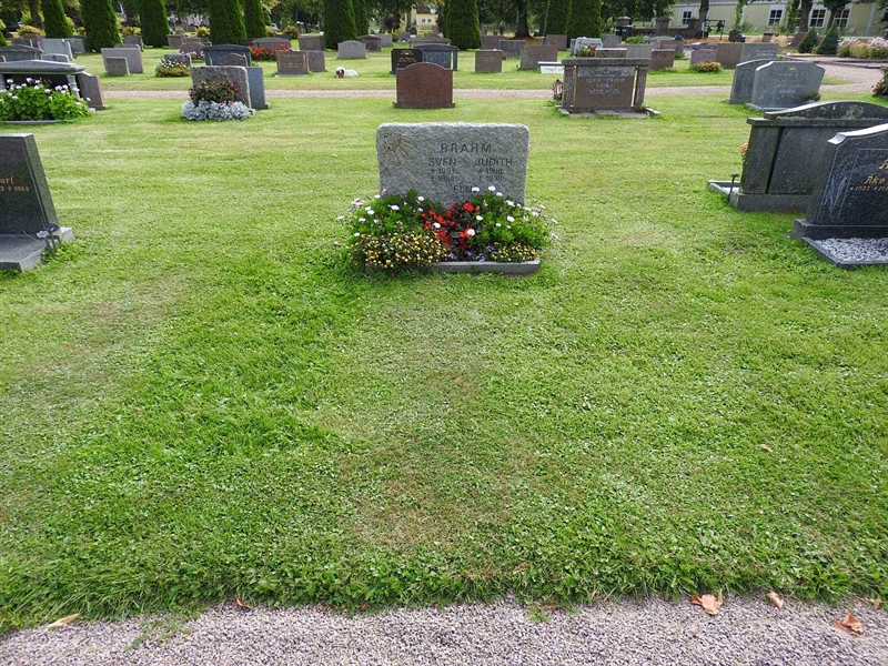 Hautatunnus: BRO 13    82