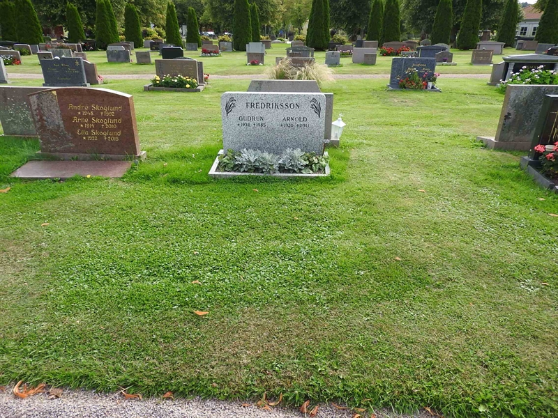 Hautatunnus: BRO 13    78