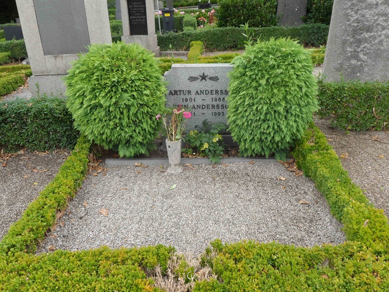 Grave number: HGK 4    40
