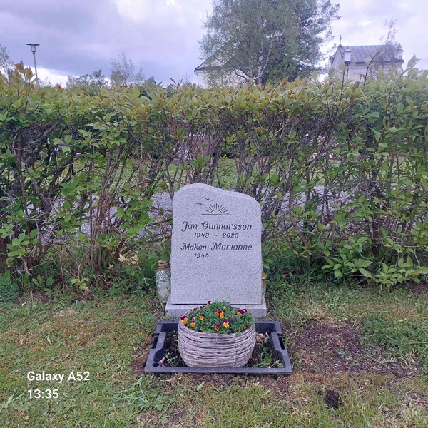 Grave number: Å L     5, 6