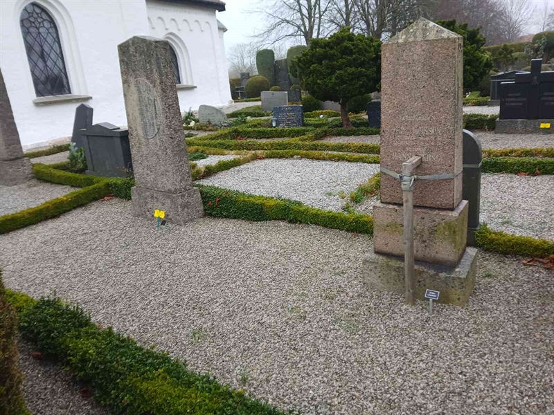 Grave number: FE A    50, 51, 52, 53