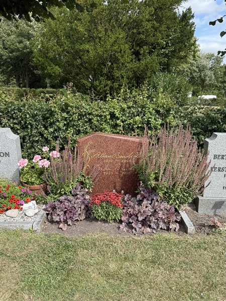 Grave number: ON C   637