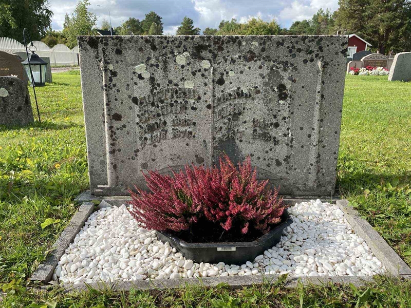 Grave number: 2 08 145