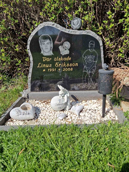 Grave number: 501 17 3223-3224