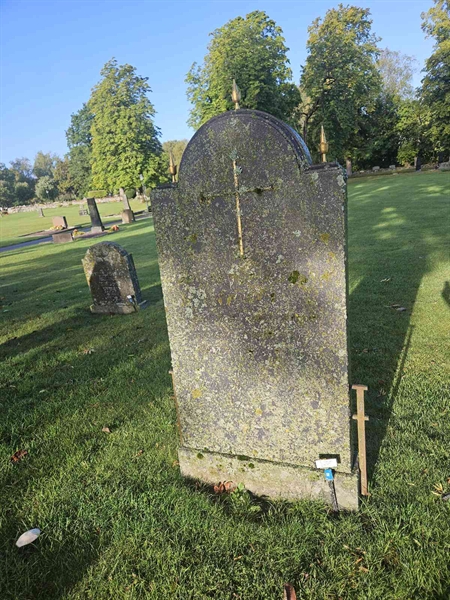Grave number: Fr 4   619-621