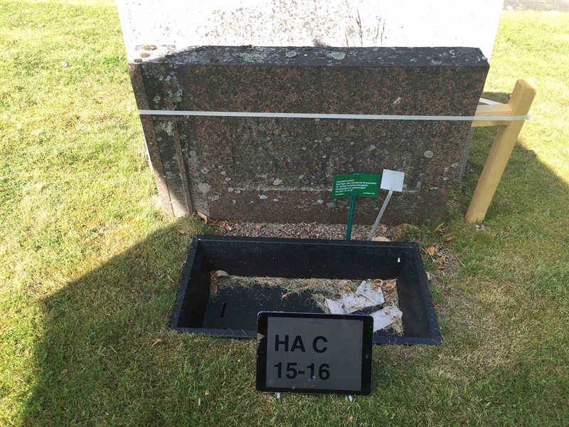 Grave number: HA C    15, 16