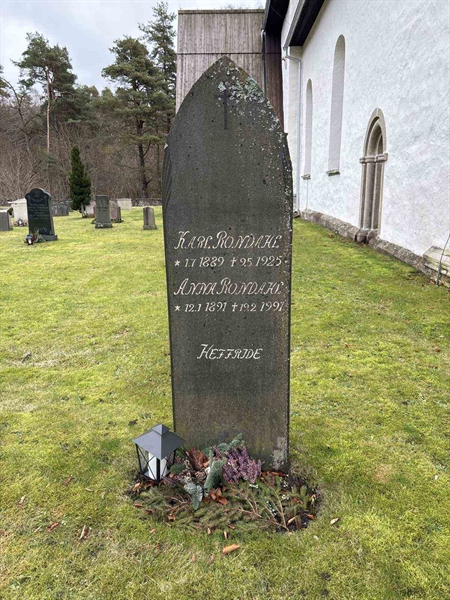 Grave number: L B 1