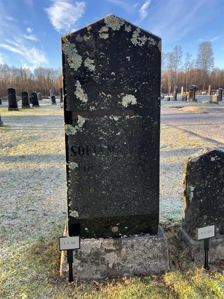 Hautatunnus: 2 C   122