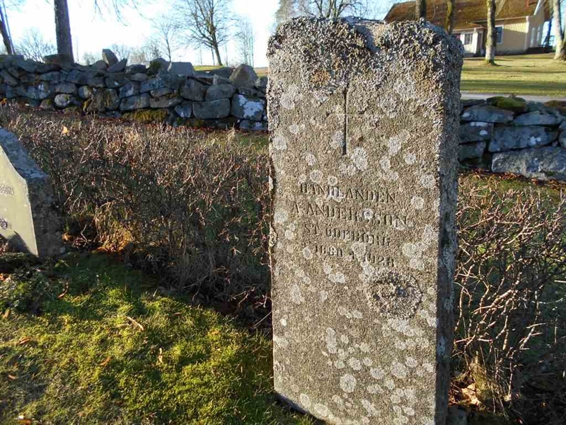Grave number: ÖD 004     8