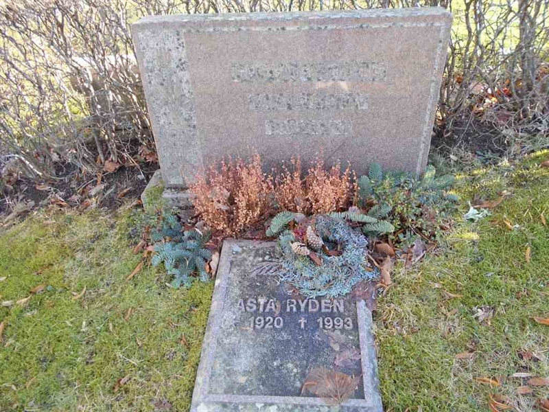 Grave number: ÖD 004    21A-C