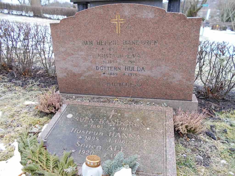 Grave number: FÄ 018    50A-F