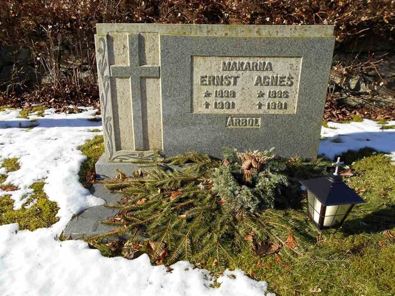 Grave number: FÄ 008    15A-B