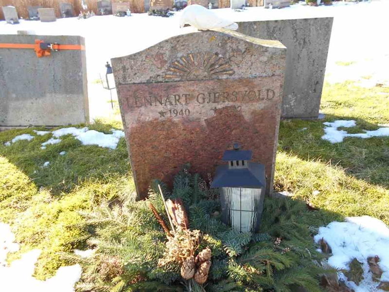 Grave number: FÄ 031    73