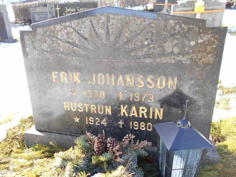 Grave number: FÄ 020    98-99