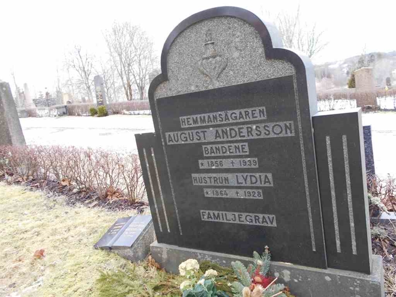 Grave number: FÄ 018    48A-F