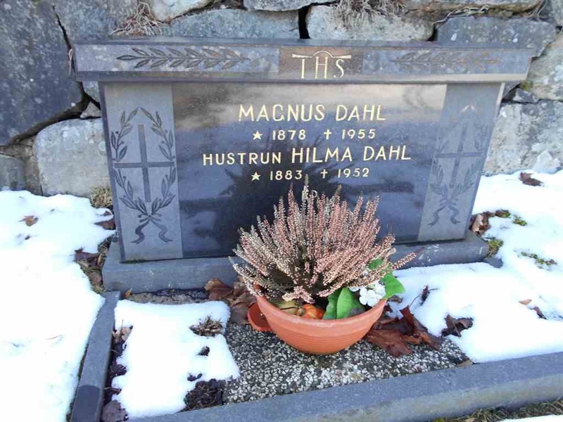 Grave number: FÄ 024    25-26