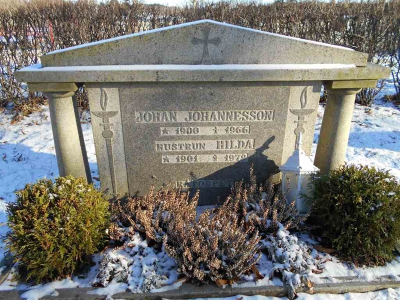 Grave number: FÄ 027    67-68