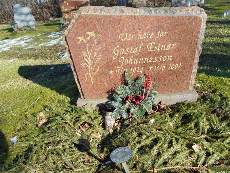 Grave number: FÄ 032   212