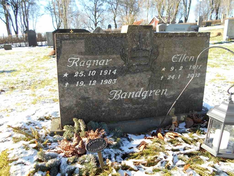 Grave number: FÄ 021   176-177