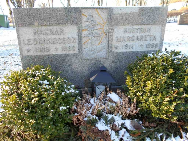 Grave number: FÄ 021   167-168