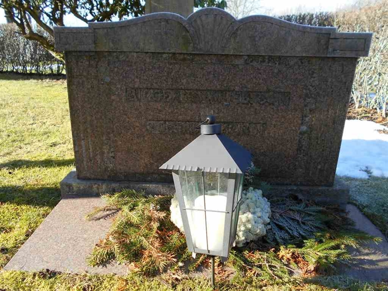 Grave number: FÄ 009     9A-F