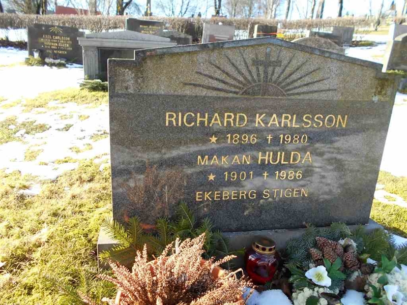 Grave number: FÄ 020   132-133