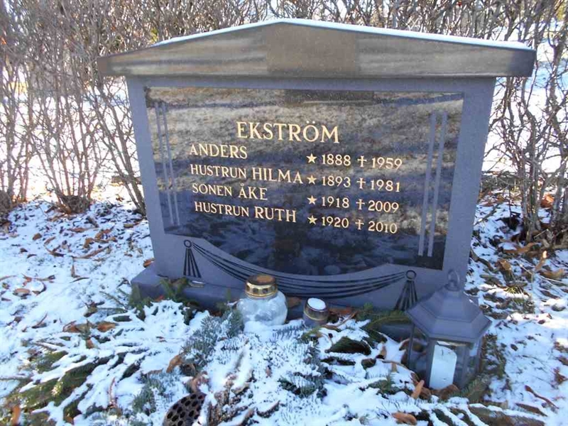 Grave number: FÄ 027     3-4