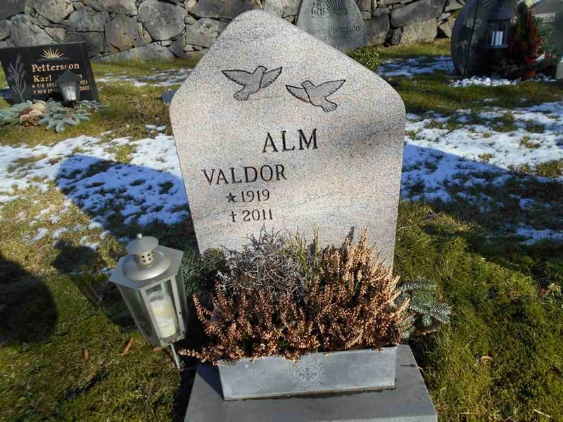 Grave number: FÄ 030    21-22