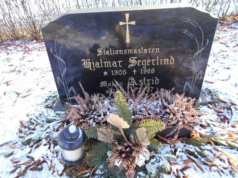 Grave number: FÄ 028     8-9