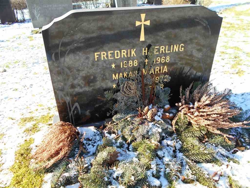 Grave number: FÄ 021   134-135