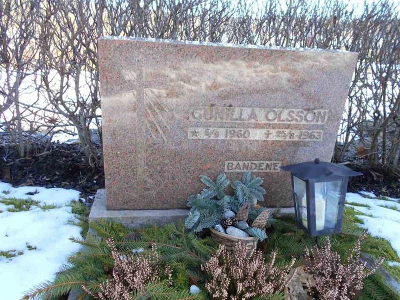 Grave number: FÄ 024   105