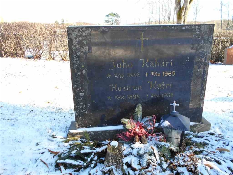 Grave number: FÄ 025    62-63