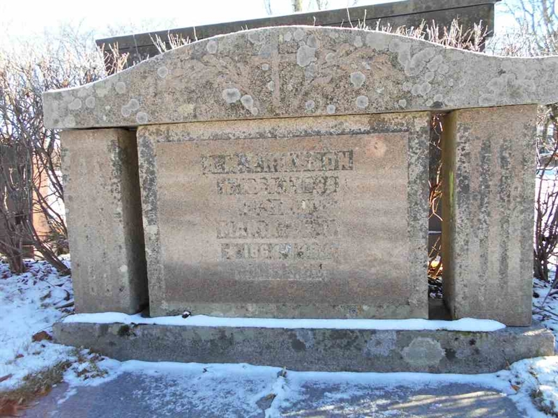 Grave number: FÄ 019    95A-C