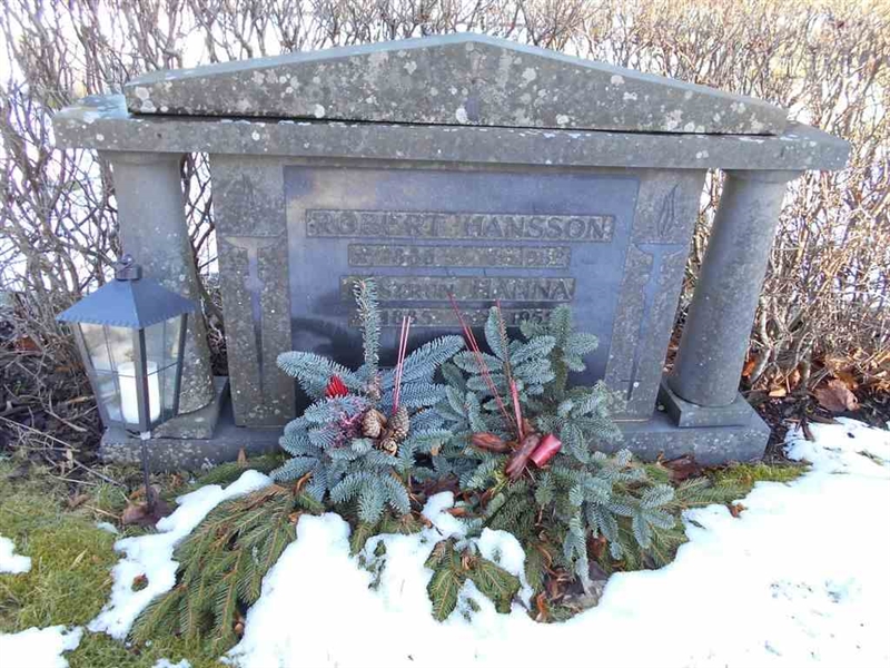 Grave number: FÄ 024    86-87