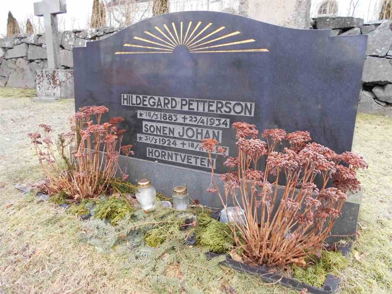 Grave number: FÄ 017     8B