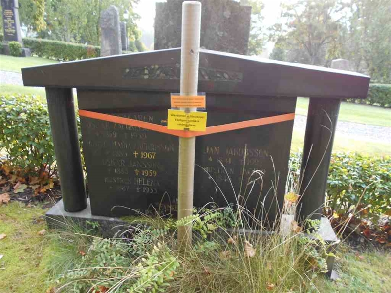 Grave number: FÄ 018    47A-F