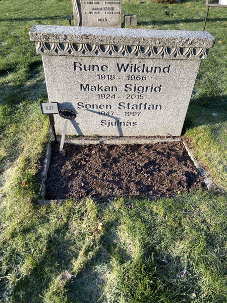 Grave number: 1 NB    37