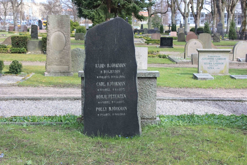 Grave number: Ö 07y    11, 12, 13