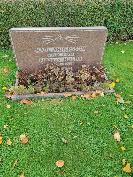 Grave number: K1 05   293, 294