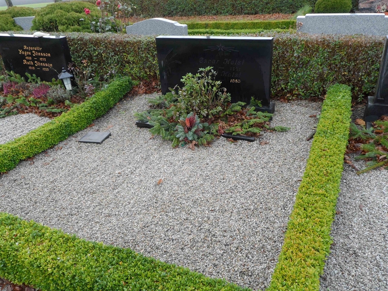 Grave number: ÖTN NVK2    93, 94