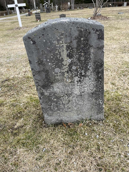 Grave number: R 3   111-E