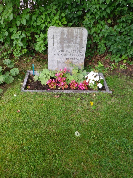 Grave number: VI A     8