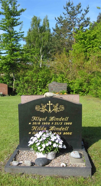 Grave number: NY V    11, 12
