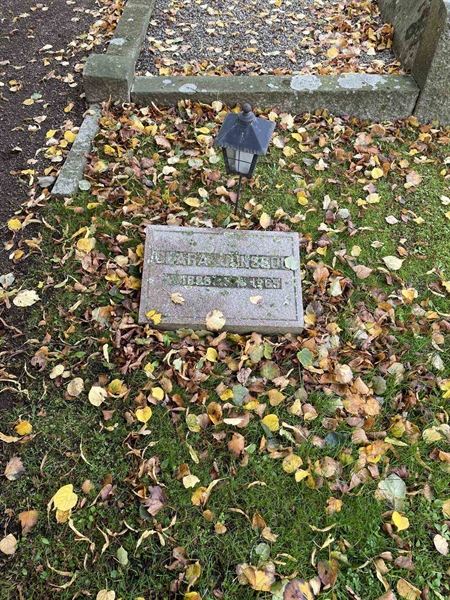 Grave number: ÖV B    12